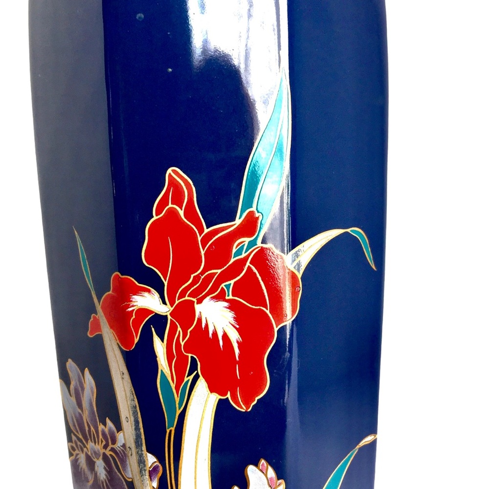 Vintage Made in Japan Irises Vase w/ Gold… - Picture 3 of 6